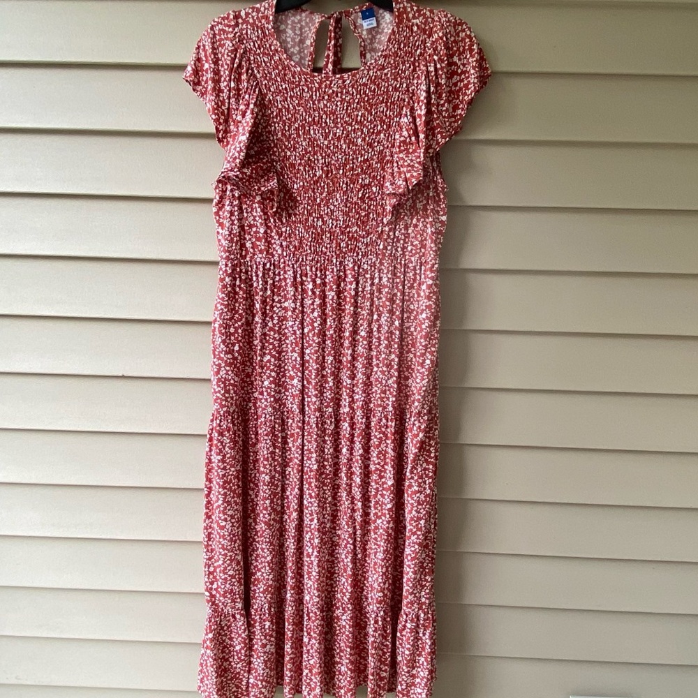 VGUC Old Navy Sz-L(M) Red & White Floral Layers, Ruffled Sleeves, Gathered Chest - Picture 7 of 16